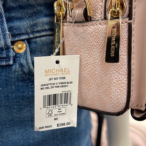 Michael Kors Women Medium Double Zip Phone Crossbody
Light Powder Blush … - Picture 16 of 16